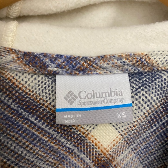 Columbia Hooded Button Down - Picture 2 of 2